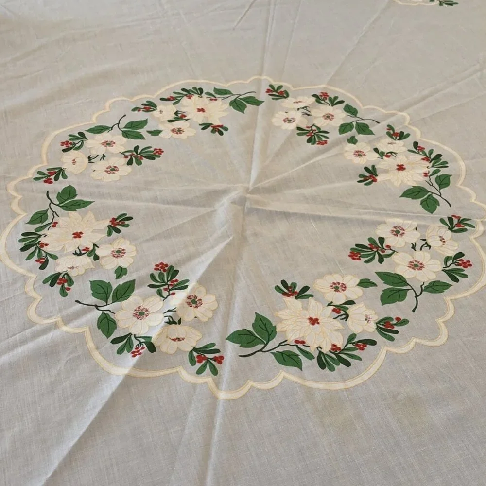 Vintage Christmas Floral Tablecloth 70